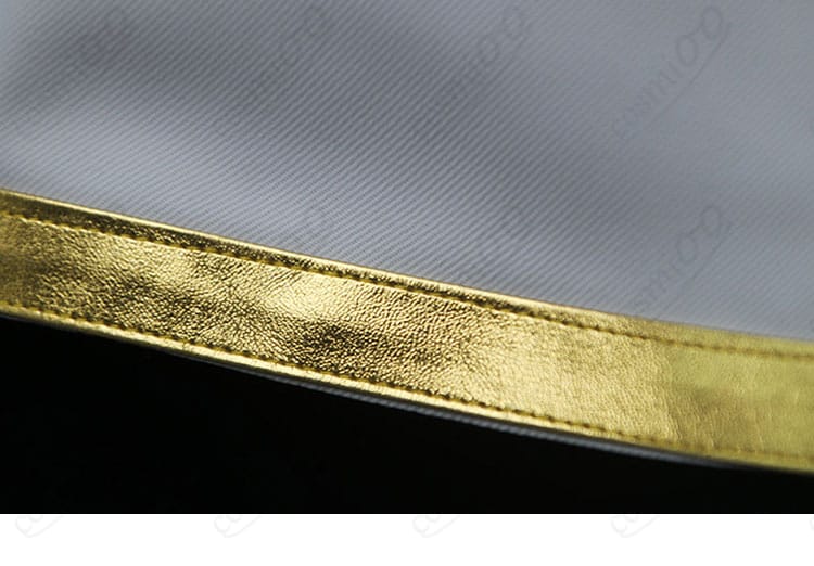 ソラ コスプレ衣装の金色パイピングディテール