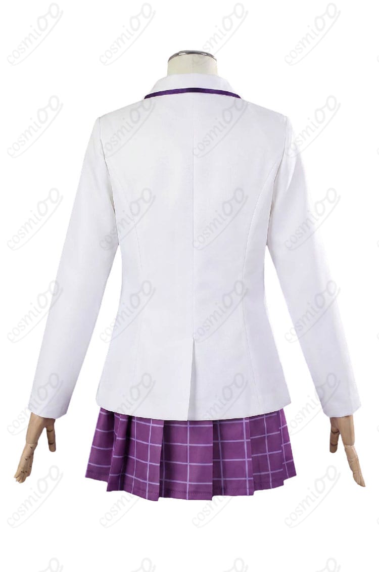 白鳥沢学園高校女子制服の白ジャケットとプリーツスカート背面