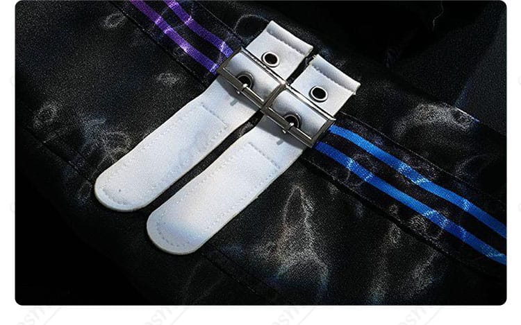銀狼衣装のジャケット袖に施されたサイバー風装飾