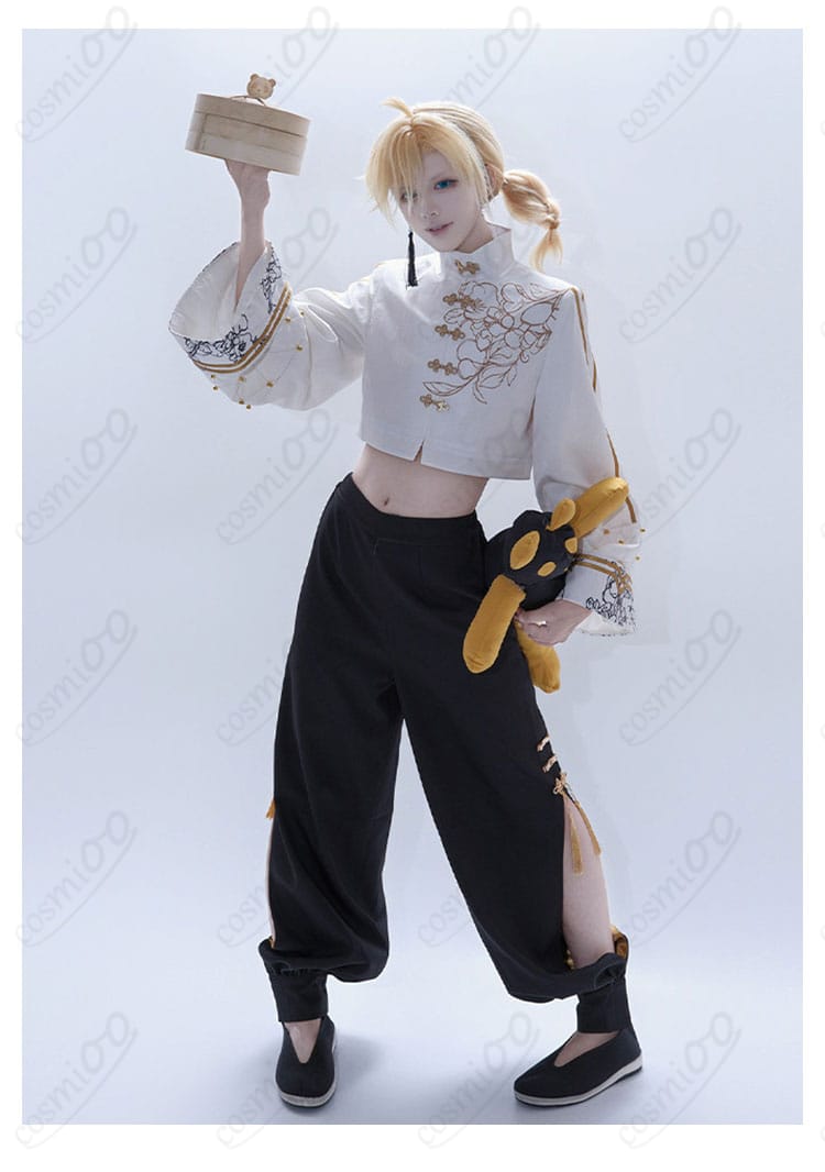 鏡音レンのチャイナ風コスプレ衣装を着用した全体イメージ