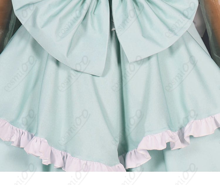 百生吟子コスプレ衣装の背面を彩る大きなリボン装飾