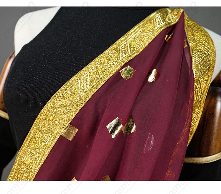 コヤンスカヤ衣装の襟元に施された装飾ディテール