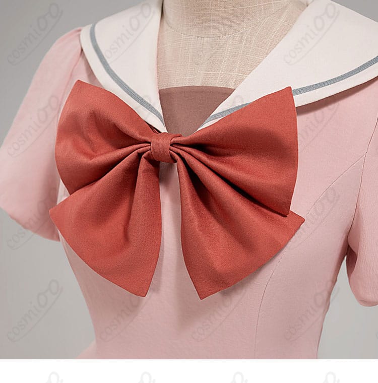 鹿目まどかコスプレ衣装の胸元を飾る大きな蝶リボンのディテール