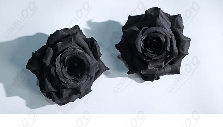 シュフランのドレスに合わせる花の髪飾りの細部