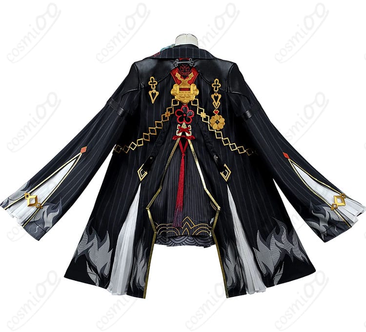 鎖暝(サメイ)コスプレ衣装の背面とロングアウターの形
