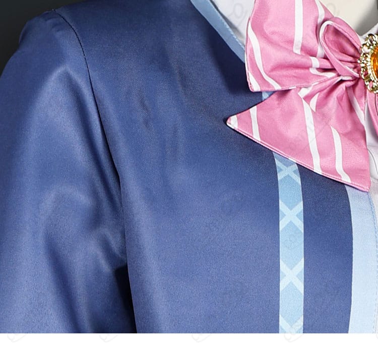 マーチングポケッツの制服ジャケットの肩部分の装飾