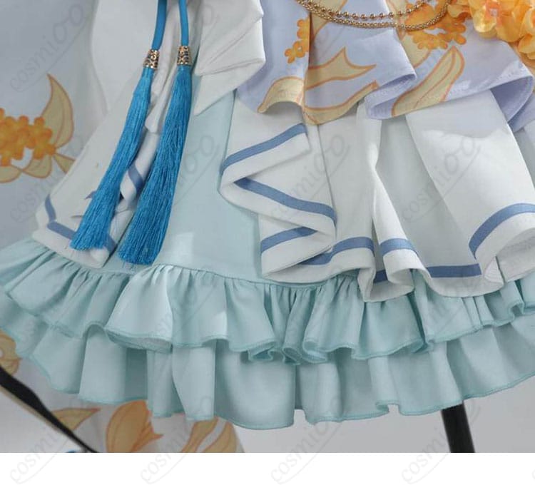 白上フブキのコスプレ衣装にあるスカート裾の装飾