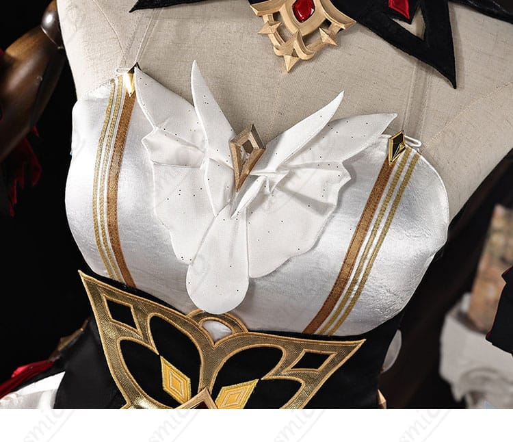サンドローネのコスプレ衣装の前合わせ部分の装飾