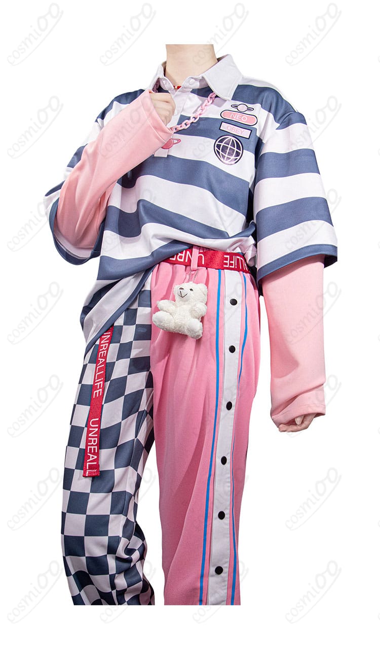 夜半子タろの私服コスプレ衣装のボーダートップスの袖部分