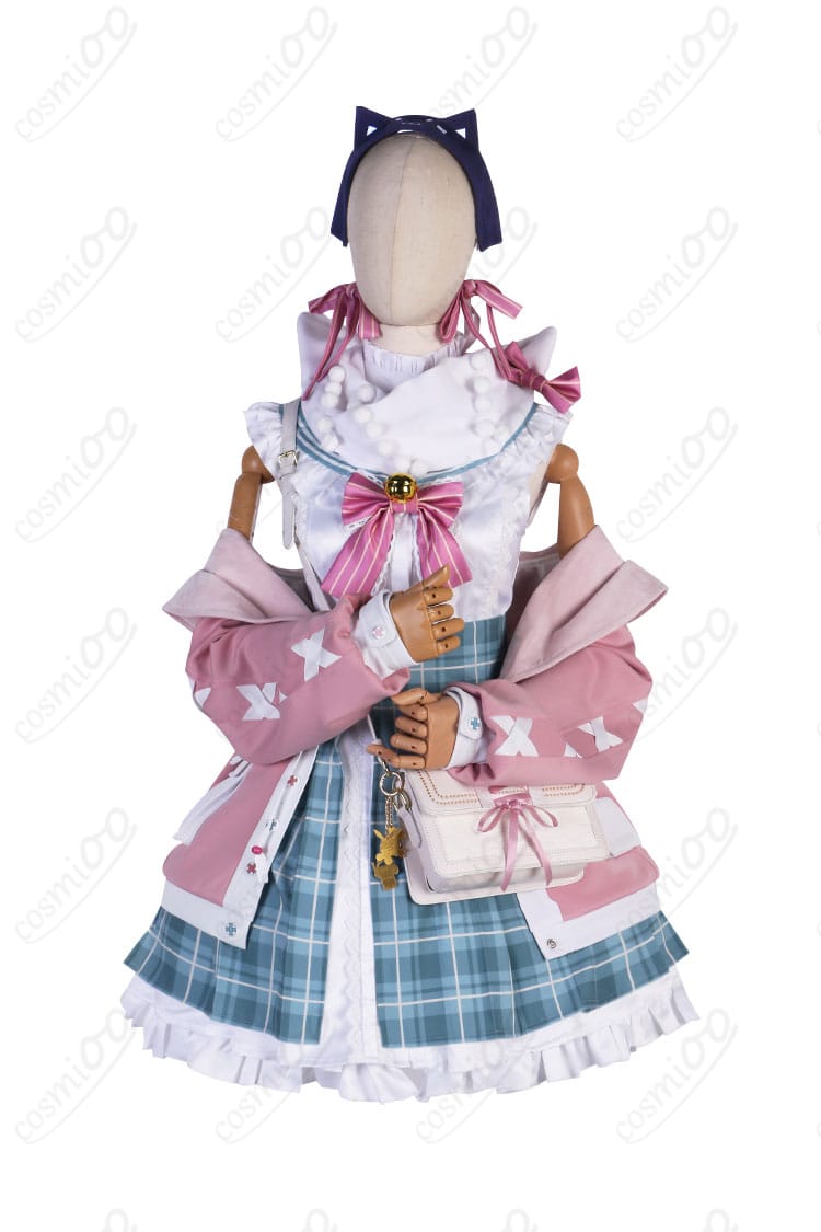 ミリー・パフェの冬服コスプレ衣装正面画像。蝶結びとエプロンが特徴的で可愛いデザイン。