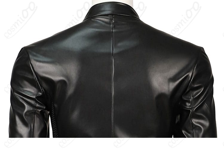 ヴィンセント・ヴァレンタイン コスプレ衣装の背面の黒い部分のディテール。洗練されたデザインと細かい作りが際立っています。