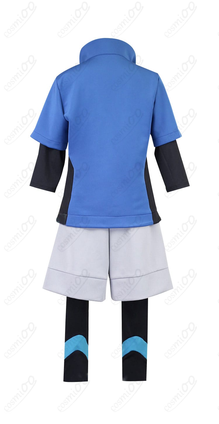 キョウヘイ コスプレ衣装（ポケモンBW2）の背面画像。ディテールまで再現された後ろ姿を確認できます。