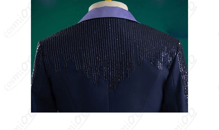 ホムラ コスプレ衣装 背面肩部装飾 - 背中部分のデザインが印象的な衣装。