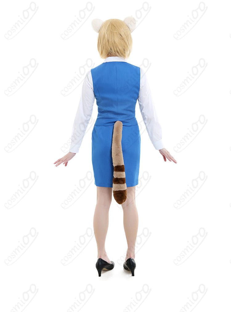 アグレッシブ烈子の烈子（レッサーパンダ）がコスプレ衣装を着た背面画像。背部のディテールも見逃せない。