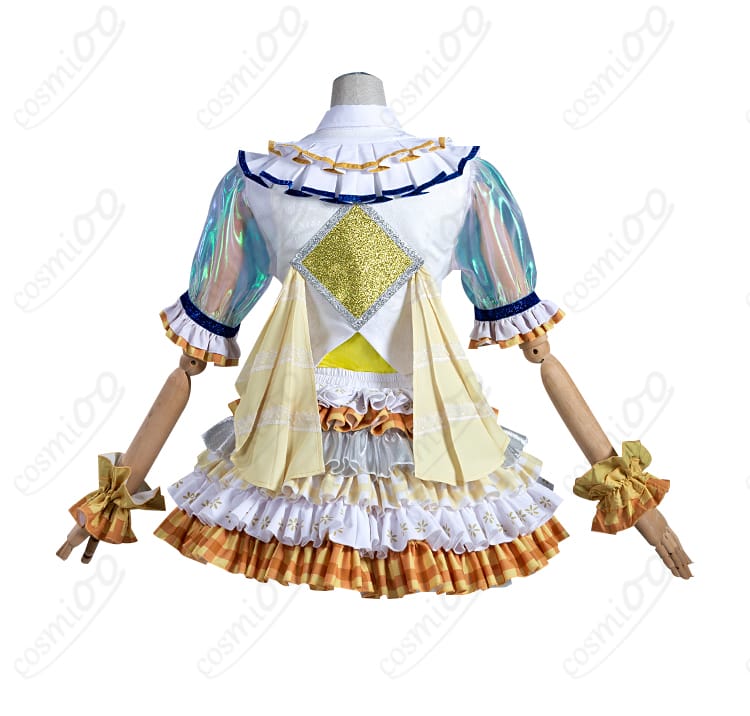 プリパラ 南みれぃ コスプレ衣装 背面のディテール、背中部分のデザインがしっかり見える。