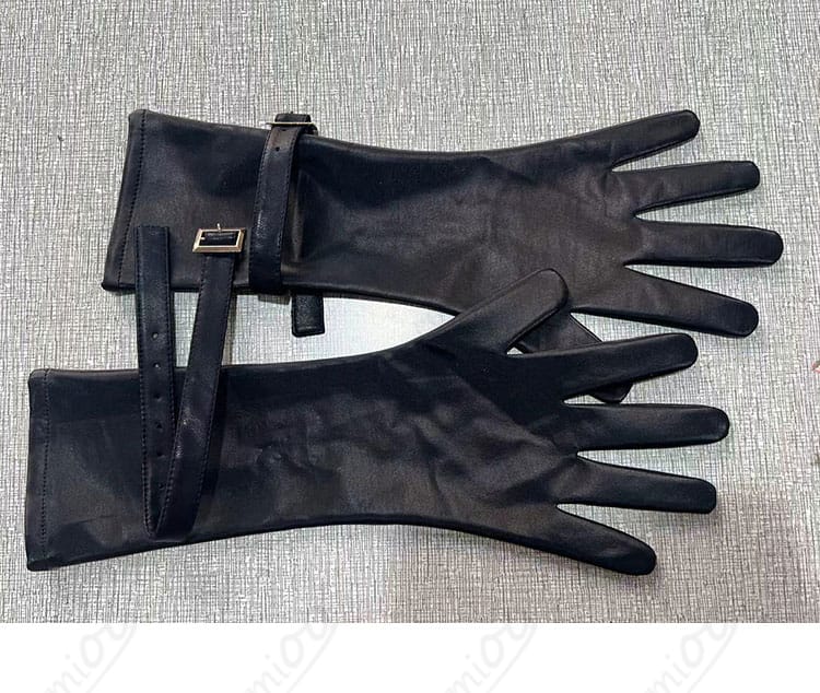 服装背面の装飾ディテール | 蓮巳敬人 コスプレ衣装 デリジェント・グレイ