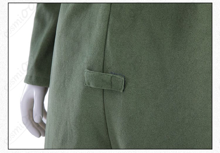 ALONEコスプレ衣装の衣襟部分の装飾。デザインが精緻に再現された部分。