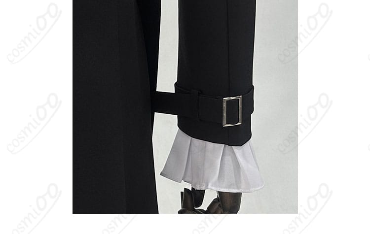 芥川龍之介コスプレ衣装の袖口装飾のディテール。細やかなデザインが特徴。