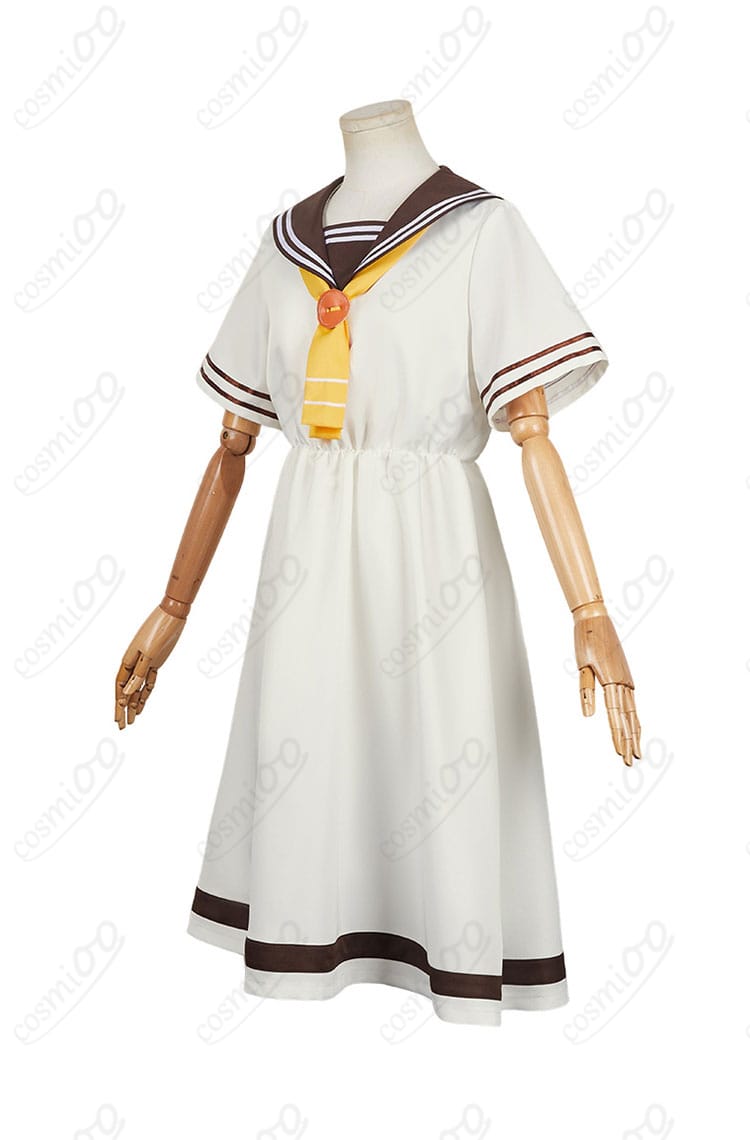 温水佳樹のコスプレ衣装の左側から見た全体像。衣装のシルエットとディテールが美しく表現されています。