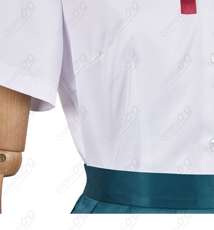 衣襟の装飾に焦点を当てた画像。上品で繊細なデザインが魅力的です。