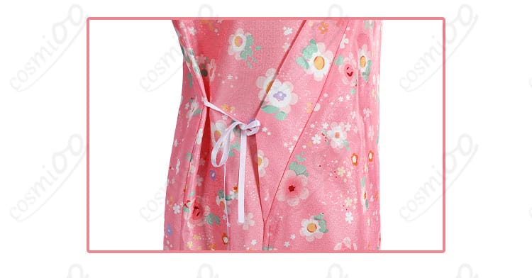 服の系紐装飾ディテール、甘露寺蜜璃のコスプレ衣装。高い再現度を誇る系紐デザインが魅力。